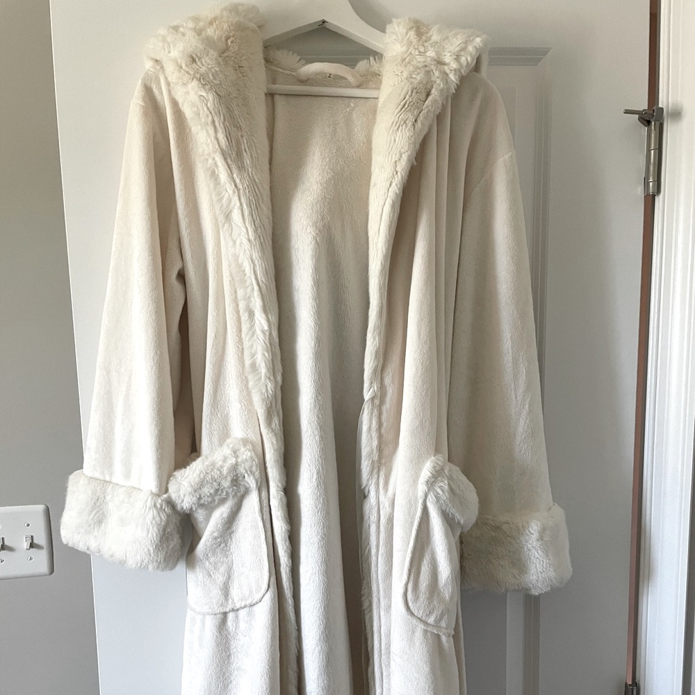Calf Length Pottery Barn Faux Fur Robe